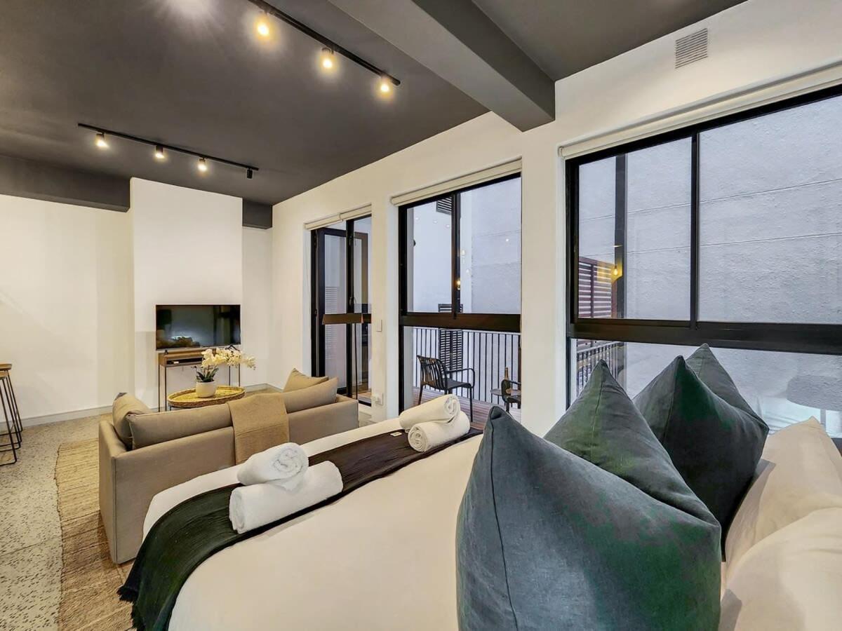 Spacious, Balcony, Rooftop Pool, Balcony, Ac Apartment Cape Town